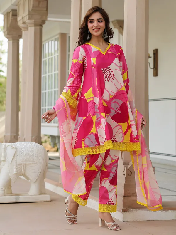 Stunning pink and white cotton kurti set