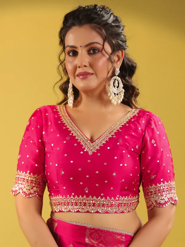 Stunning pink silk saree for wedding wear