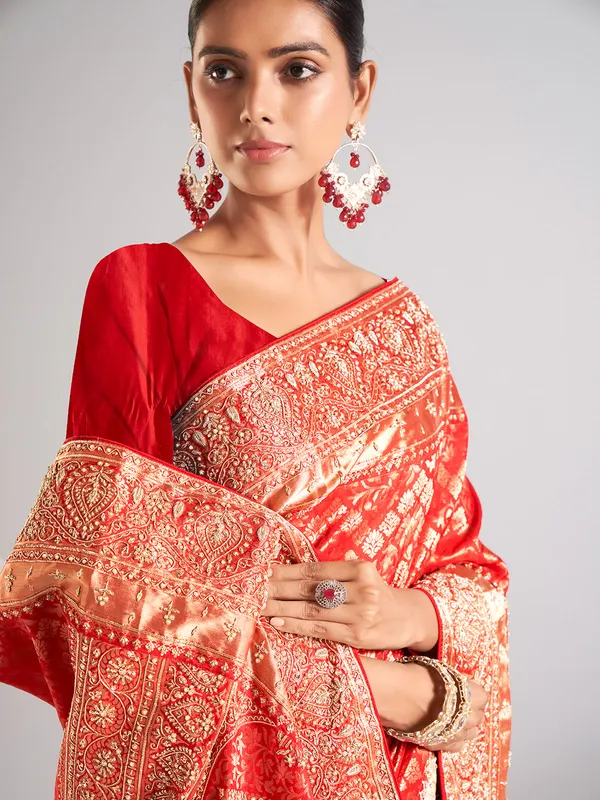 Stunning red saree with contrast border