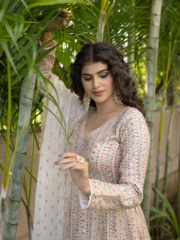 Stunning white palazzo suit in georgette