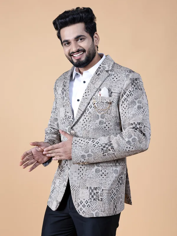 Stylish beige textured blazer