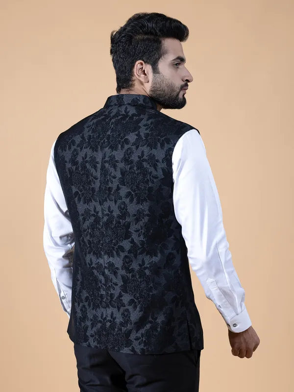 Stylish black printed waistcoat