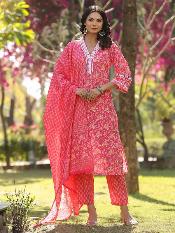 Stylish pink cotton printed kurti set