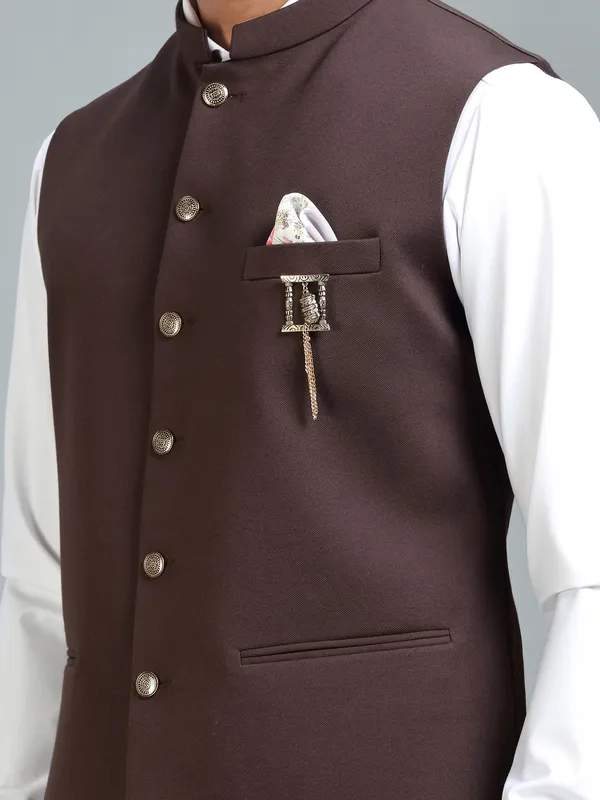 Stylish statement with brown waistcoat for men