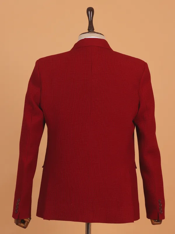 Stylish textured red cotton blazer for men