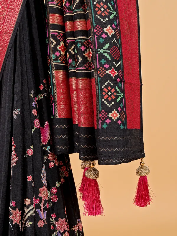 Trendy black saree in silk