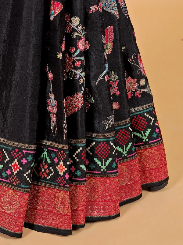 Trendy black saree in silk