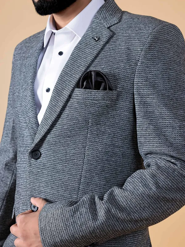 Trendy black textured blazer