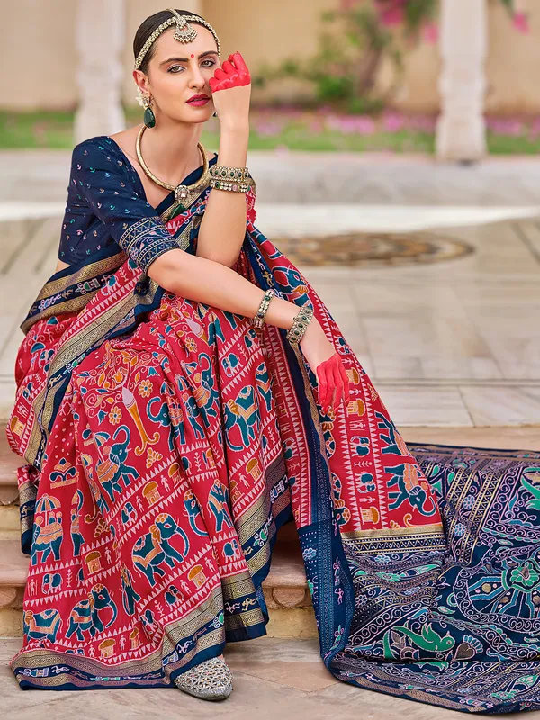 Trendy magenta saree for festive