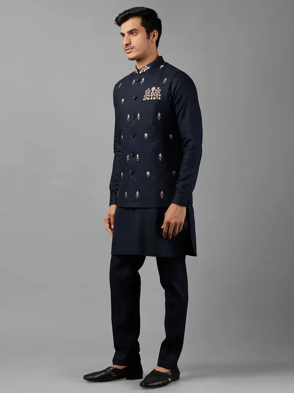 Trendy navy linen waistcoat set