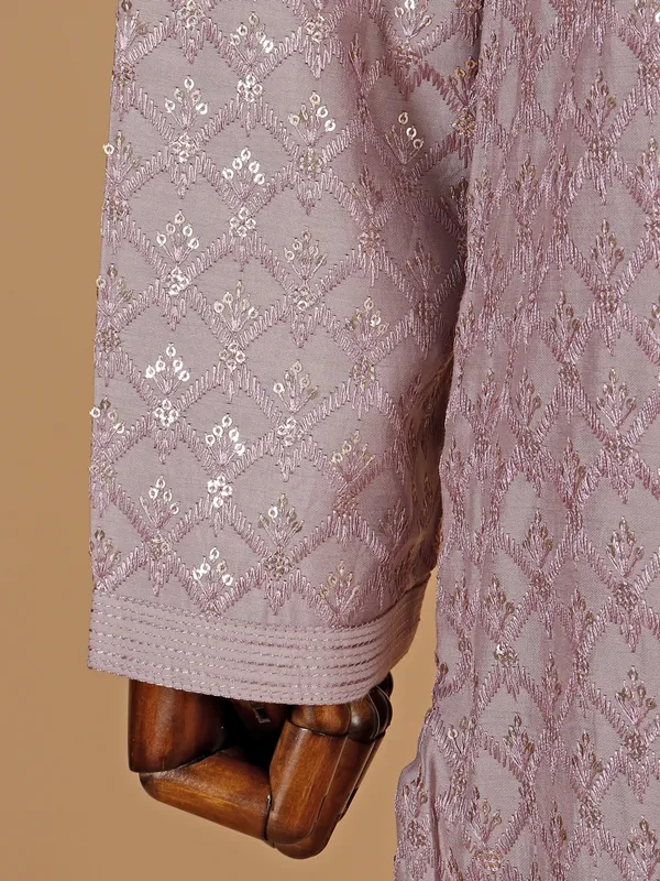 Trendy onion pink kurta suit in silk