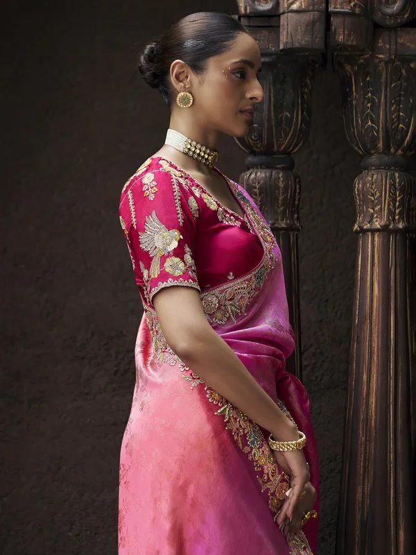 Trendy rani color viscose saree