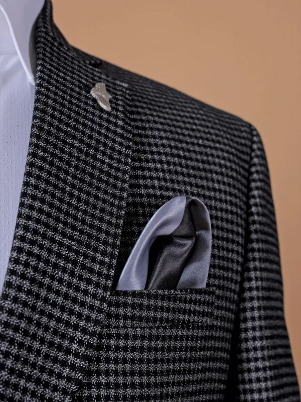 Trendy white and black texture blazer