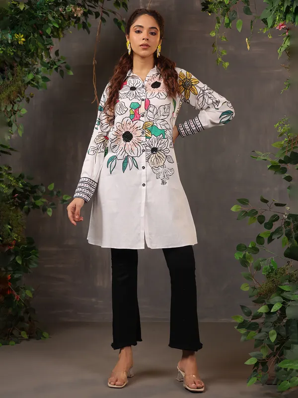 Trendy white cotton tunic top for casual