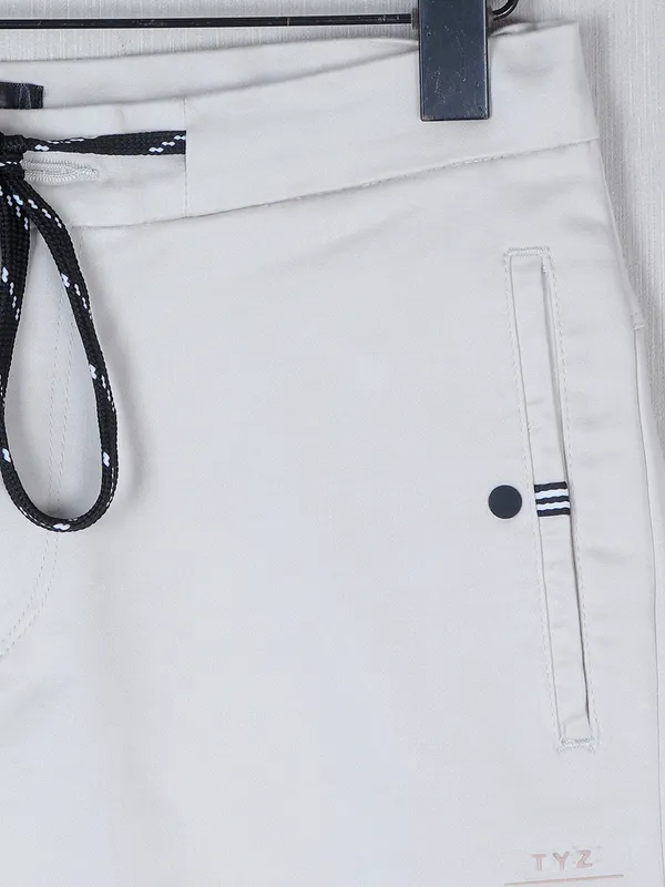 TYZ solid cream cotton slim fit shorts