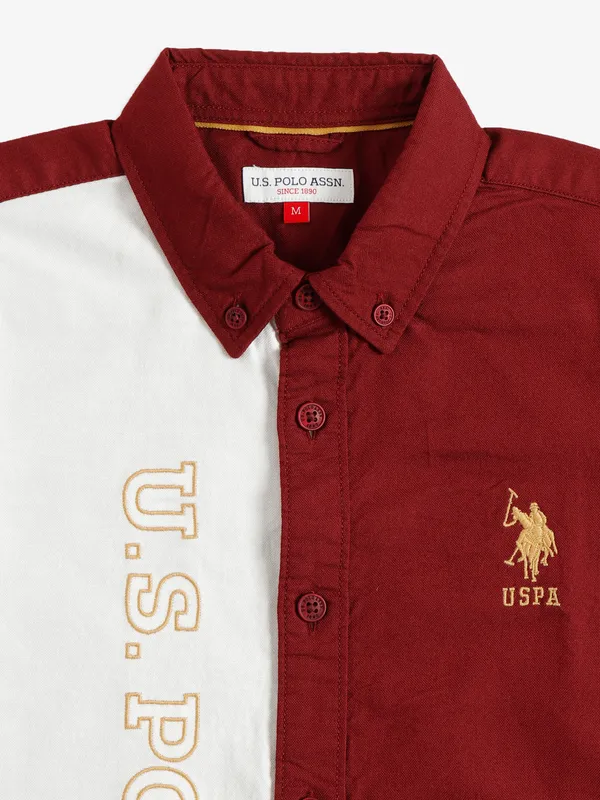 U S POLO ASSN maroon color block shirt