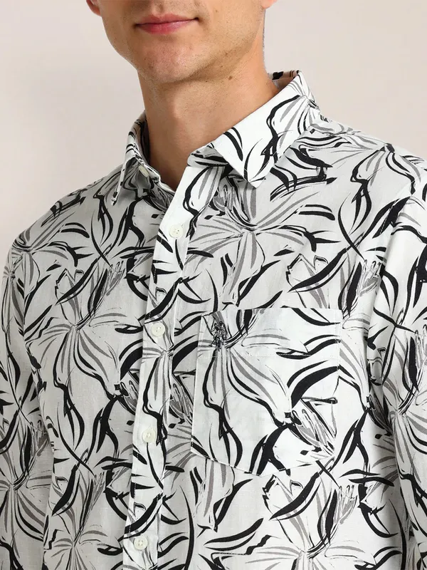 U S POLO ASSN printed white shirt in cotton fabric