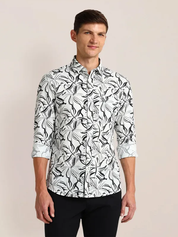 U S POLO ASSN printed white shirt in cotton fabric