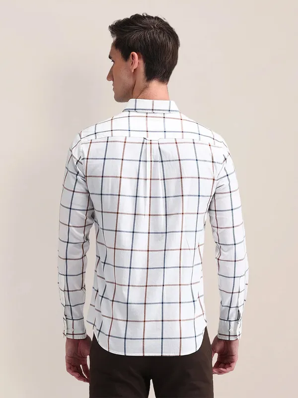 U S POLO ASSN white cotton shirt in checks patterm