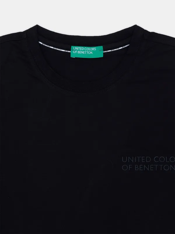 UCB cotton plain slim fit black t shirt