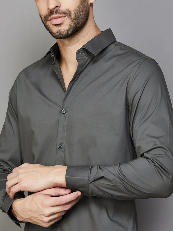 UCB dark grey cutaway collar shirt