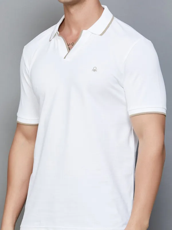 UCB mens white cotton slim fit t-shirt