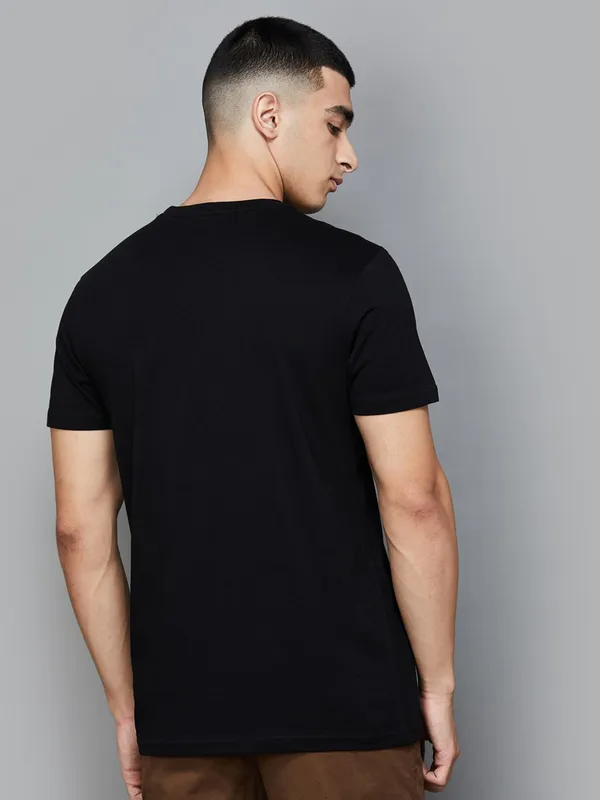 UCB plain black round neck t-shirt