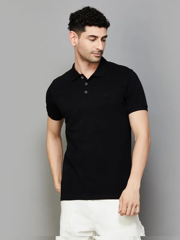 UCB plain black t-shirt in cotton fabric