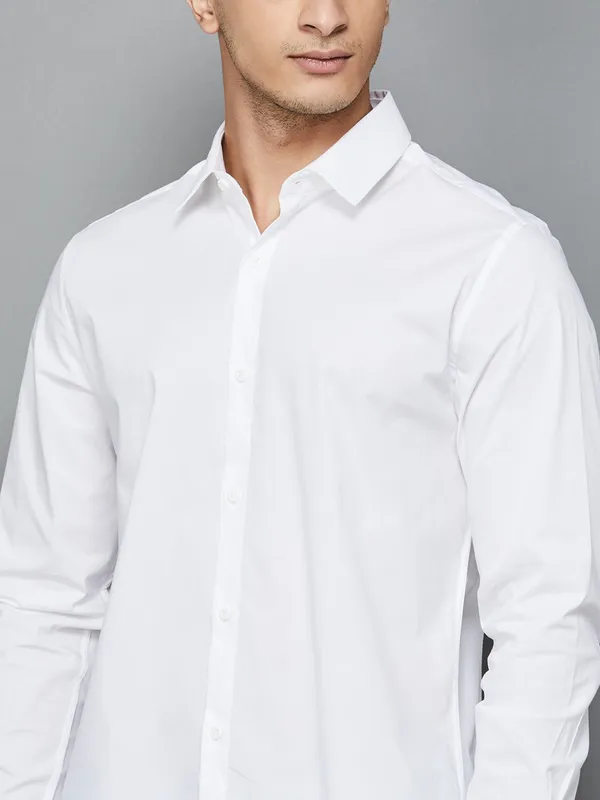 UCB plain white cotton shirt with cutaway collar