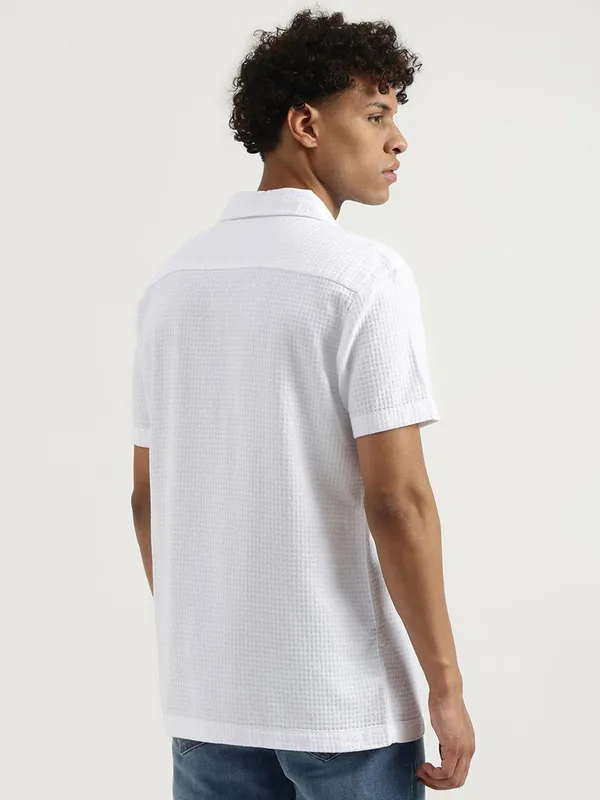 UCB textured white casual shirt in notch lapel collar