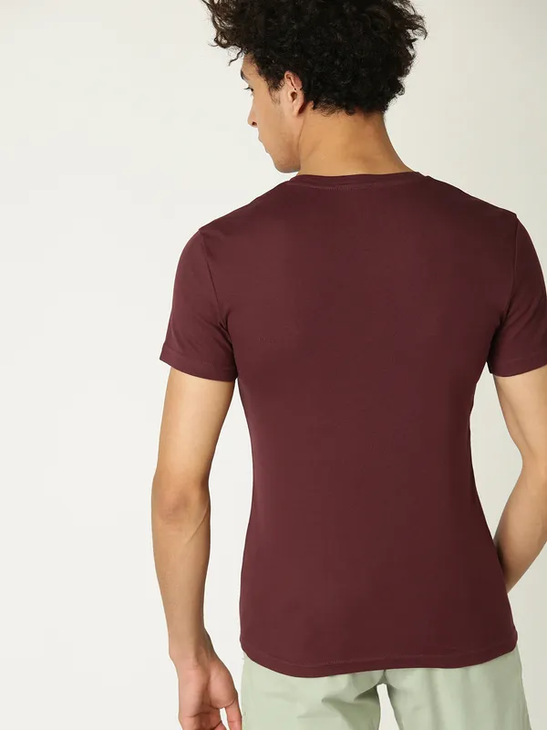 United Colors of Benetton solid maroon t-shirt