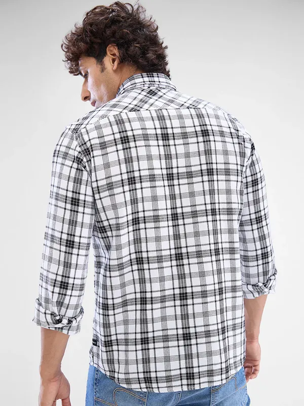SPYKAR pure cotton white checkered casual shirt