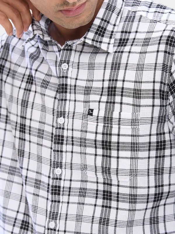 SPYKAR pure cotton white checkered casual shirt