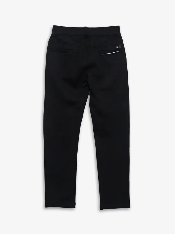 UTEX black jeans in solid
