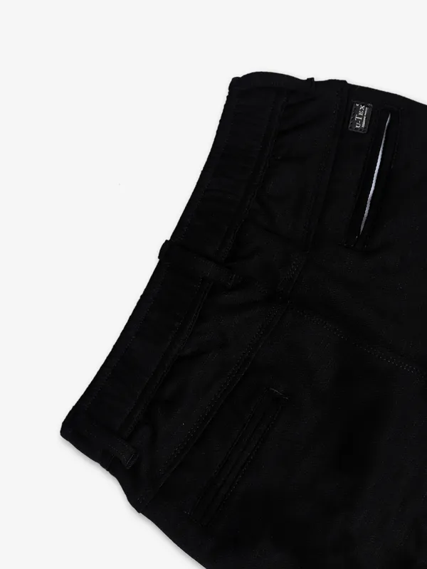 UTEX black jeans in solid