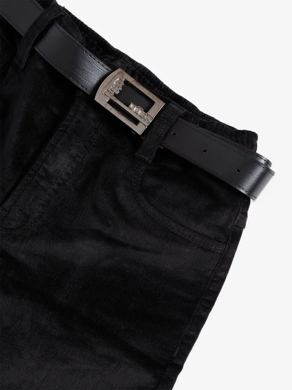 UTEX black solid corduroy jeans