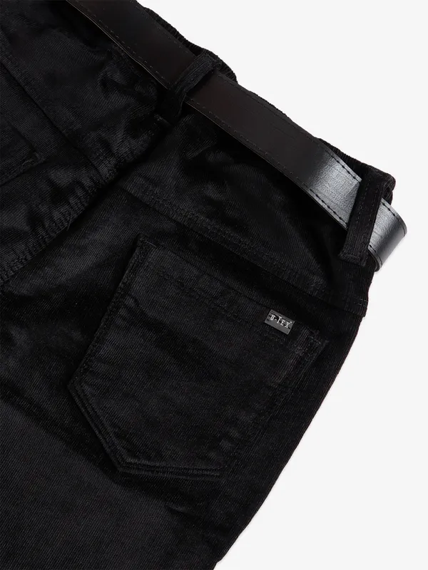 UTEX black solid corduroy jeans