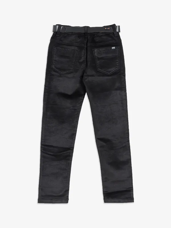 UTEX black solid corduroy jeans