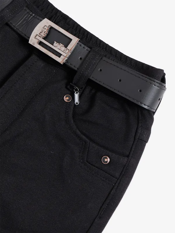 UTEX solid black jeans