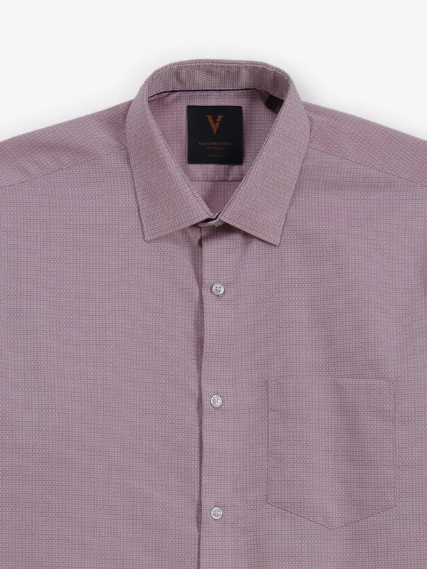 VAN HEUSEN baby pink textured cutaway shirt for men