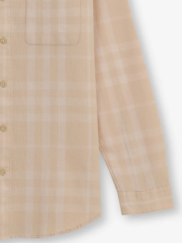 VAN HEUSEN checks Light orange cutaway shirt for men