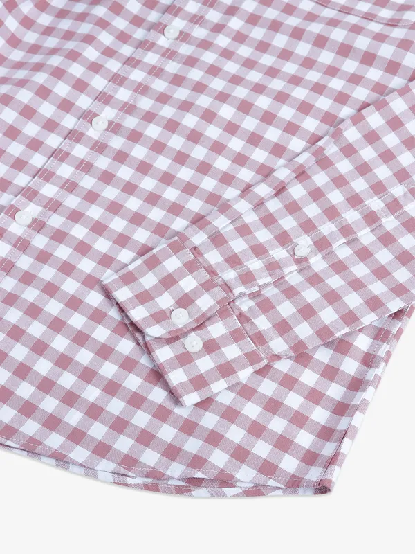 Van Heusen white and peach checks shirt