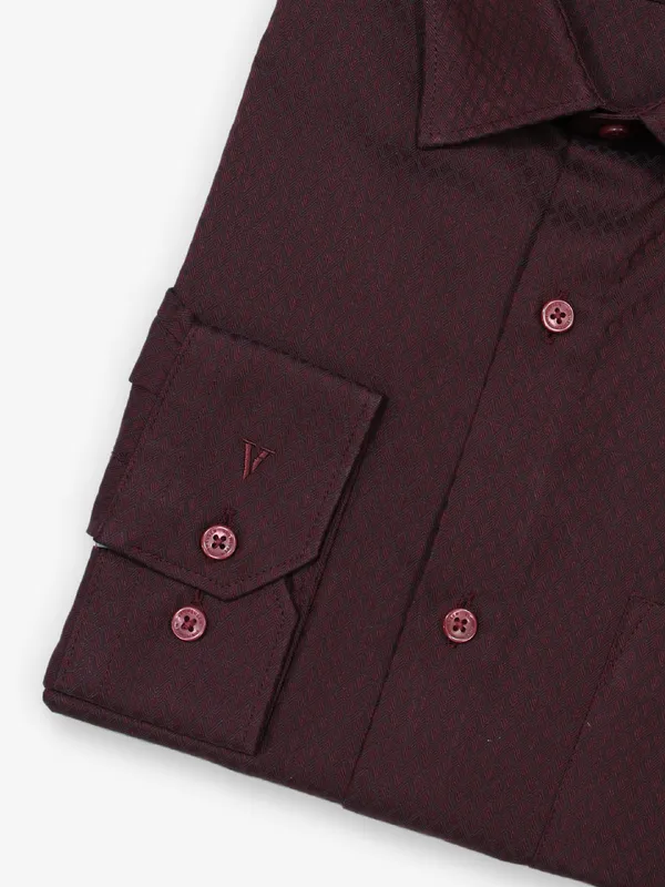 VAN HUESEN stylish textured maroon formal shirt