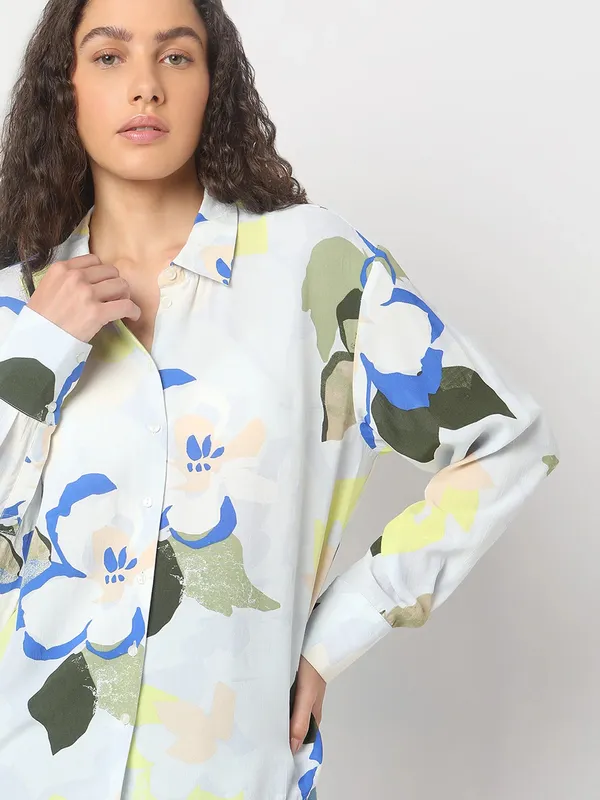 VERO MODA light blue printed shirt