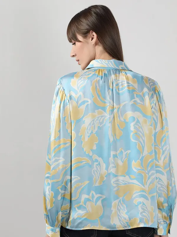 VERO MODA printed satin silk shirt in sky blue