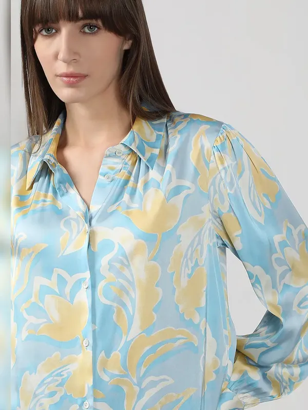 VERO MODA printed satin silk shirt in sky blue