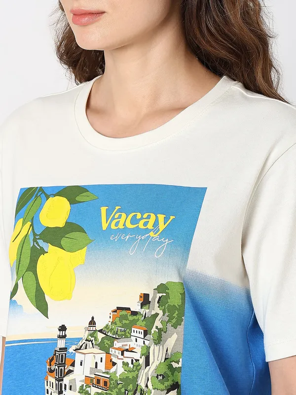 VERO MODA white and blue printed t-shirt