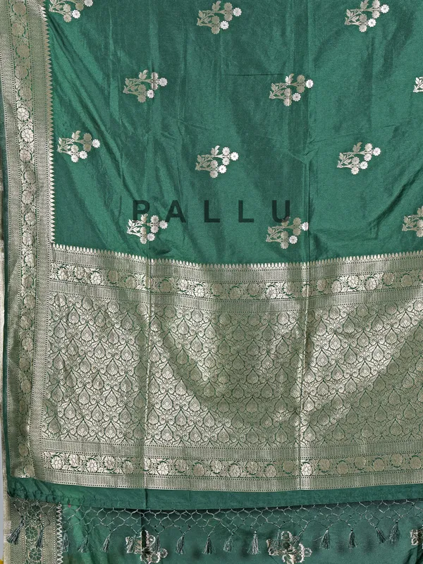 Vibrant green zari saree in semi silk fabric