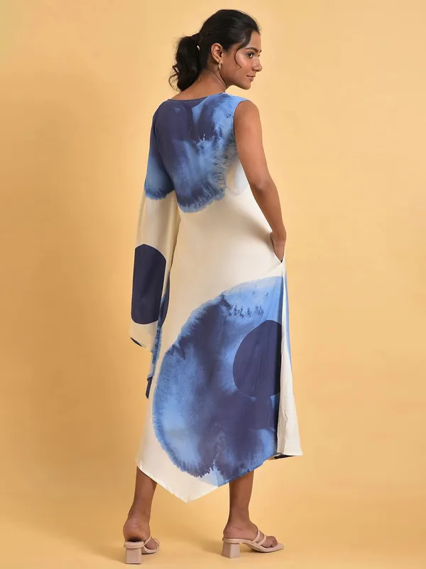 W blue kaftan printed dress