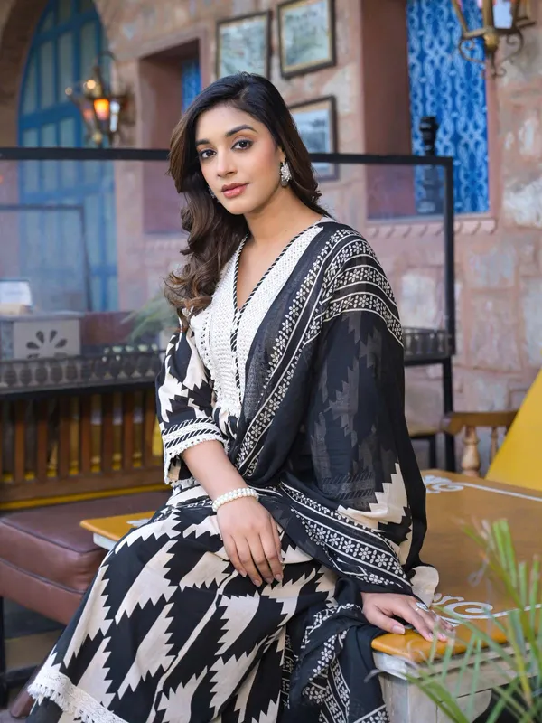 White and black cotton kurti set for women
